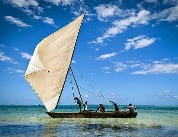 Lokale i sejlbåd på Zanzibar